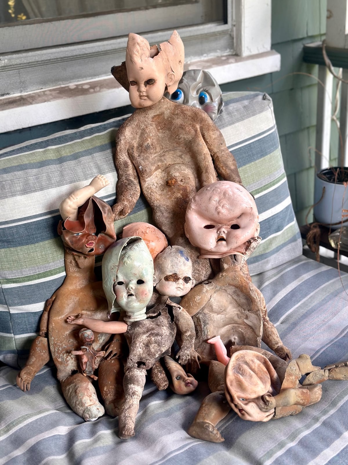 An almagamation of rotting doll parts.